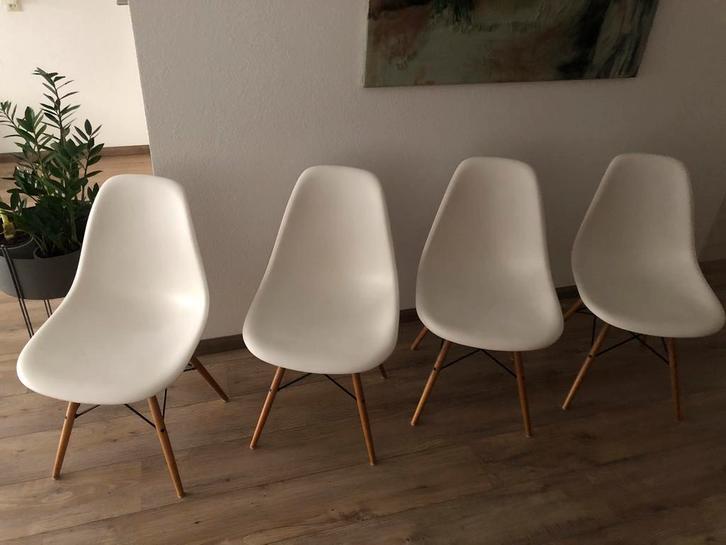 Vitra Eames DSW eetkamerstoel, Huis en Inrichting, Stoelen, Zo goed als nieuw, Vier, Hout, Kunststof, Wit, Ophalen