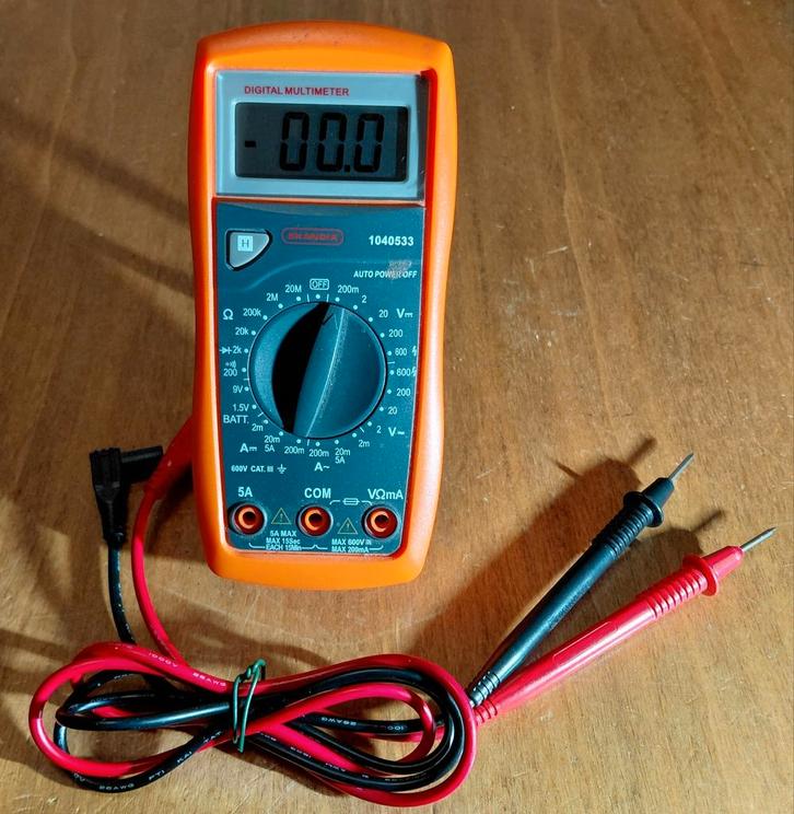 Skandia 10A Digitale Multimeter - 600V, Doe-het-zelf en Verbouw, Meetapparatuur, Gebruikt, Multimeter, Ophalen of Verzenden