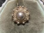 ANTIEKE ZILVER KLEDERDRACHT BROCHE MET BEWERKTE ZEEUWSE KNOP, Sieraden, Tassen en Uiterlijk, Verzenden, Zilver, Broche