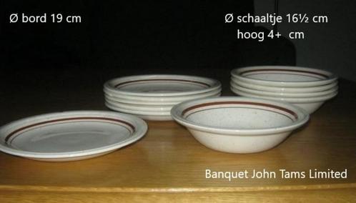 6 borden + 5 schaaltjes Banquet John Tams servies m spikkels, Huis en Inrichting, Keuken | Servies, Zo goed als nieuw, Bord(en)