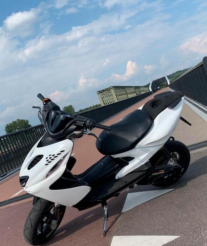 Yamaha aerox 70cc stage6 watergekoeld, Fietsen en Brommers, Scooters | Yamaha, Gebruikt, Aerox, Maximaal 45 km/u, Tweetakt, Ophalen