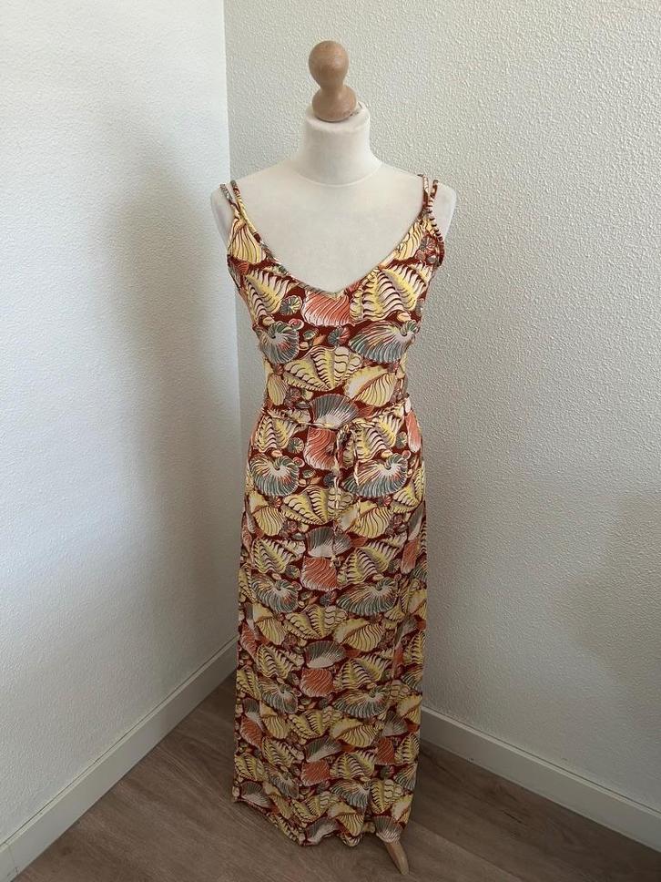 King Louie maat 42 lange schelpen jurk zomer 2130, Kleding | Dames, Jurken, Zo goed als nieuw, Maat 42/44 (L), Beige, Onder de knie