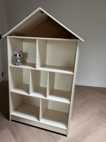 Kastje leuk voor boeken, speelgoed of poppen, barbies huis