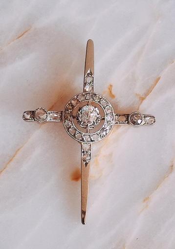 Antieke goud/platina kruis met diamanten  beschikbaar voor biedingen