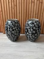 2 mooie bloempotten /vazen, Huis en Inrichting, Overige kleuren, Aardewerk of Porselein, Ophalen of Verzenden, Zo goed als nieuw