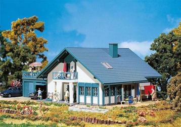 Faller 396 Huis met garage H0 beschikbaar voor biedingen