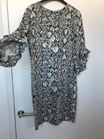 Nieuw zwart creme jurk merk Sixth Sense maat 34, Overige kleuren, Nieuw, Ophalen of Verzenden, Onder de knie