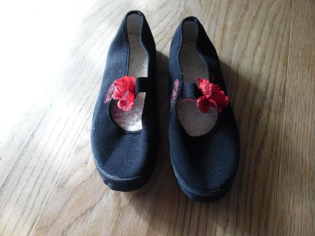 Spaanse platte schoentjes maat 38 zgan met wollen inlegzool, Zwart, Ophalen of Verzenden, Carnaval, Sneakers of Gympen