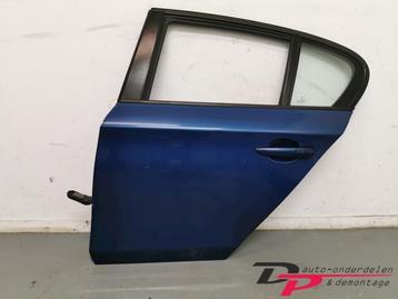 Portier 4Deurs links-achter van een BMW 1-Serie (A19-5) beschikbaar voor biedingen