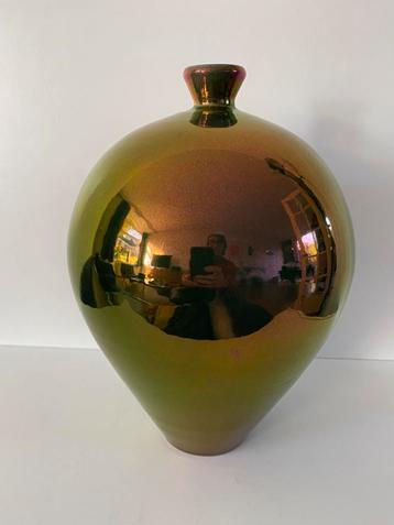 Mobach . Mobach keramiek. Goudluster glazuur. beschikbaar voor biedingen