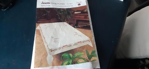 voorbedrukt Zareska tafellaken om te borduren compleet met g, Hobby en Vrije tijd, Borduren en Borduurmachines, Gebruikt, Borduurpakket