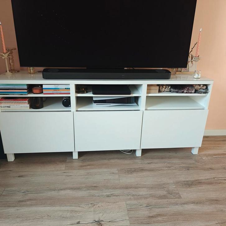 Besta TV Meubel met Glasplaat - 180cm, Huis en Inrichting, Kasten | Televisiemeubels, Gebruikt, Minder dan 100 cm, 150 tot 200 cm