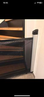 Oprolbaar Traphekje - Veiligheid voor je kind!, Kinderen en Baby's, Traphekjes, Ophalen of Verzenden, Zo goed als nieuw, Metaal of IJzer