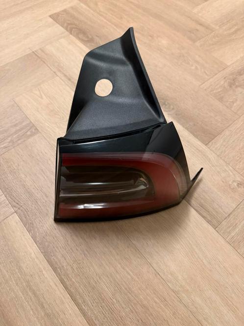 Tesla Model Y achterlicht rechts, Auto-onderdelen, Verlichting, Gebruikt, Ophalen of Verzenden