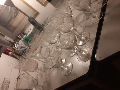 22 antieke gegraveerde likeur of port en wijn glaasjes, Antiek en Kunst, Antiek | Glas en Kristal, Ophalen