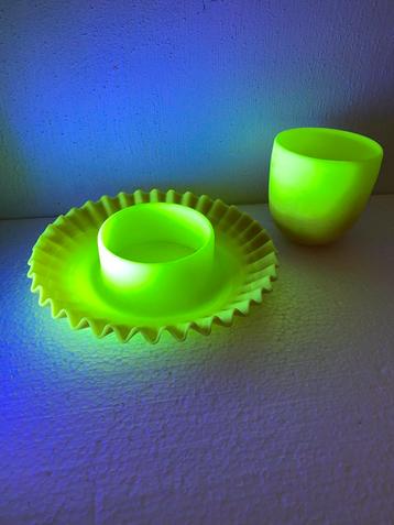 Fairy Lamp ontwerp Thomas Webb van Burmese Uranium glas beschikbaar voor biedingen