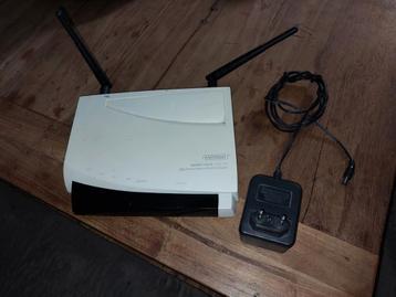Eminent EM4040 nBase router/switch/accesspoint/bridge.

 beschikbaar voor biedingen