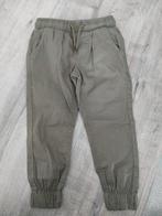 Cargo broek jongens khaki kleurig met steekzakken, Kinderen en Baby's, Nieuw, Jongen, Ophalen of Verzenden, Broek