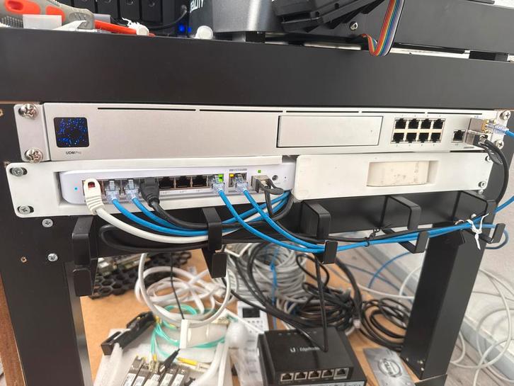 UniFi Dream Machine Pro (UDM-Pro), Computers en Software, Netwerk switches, Zo goed als nieuw, Ophalen
