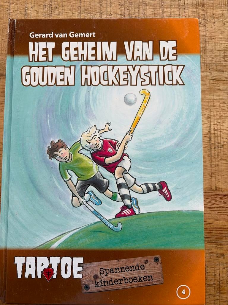 Het Geheim van de Gouden Hockeystick, Ophalen of Verzenden, Zo goed als nieuw, Fictie algemeen