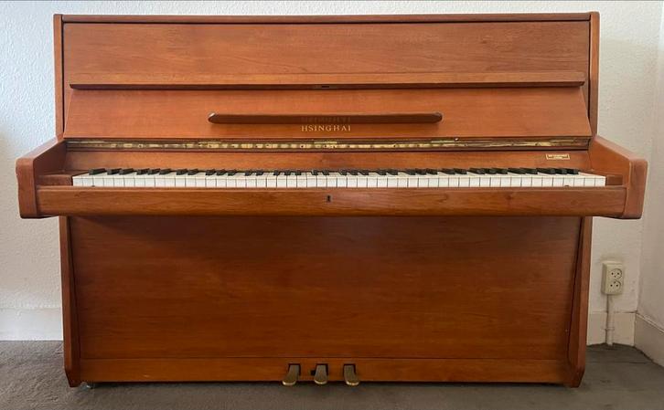 Hsinghai Piano - Gebruikt, Muziek en Instrumenten, Piano's, Gebruikt, Piano, Bruin, Ophalen