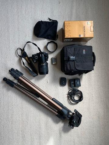 Nikon D5000 DSLR spiegelreflexcamera met statief 18-105mm beschikbaar voor biedingen