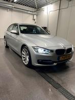 BMW 3-Serie 320i Sport Aut8 Grijs, Auto's, BMW, Achterwielaandrijving, 74 €/maand, 4 cilinders, Electronic Stability Program (ESP)