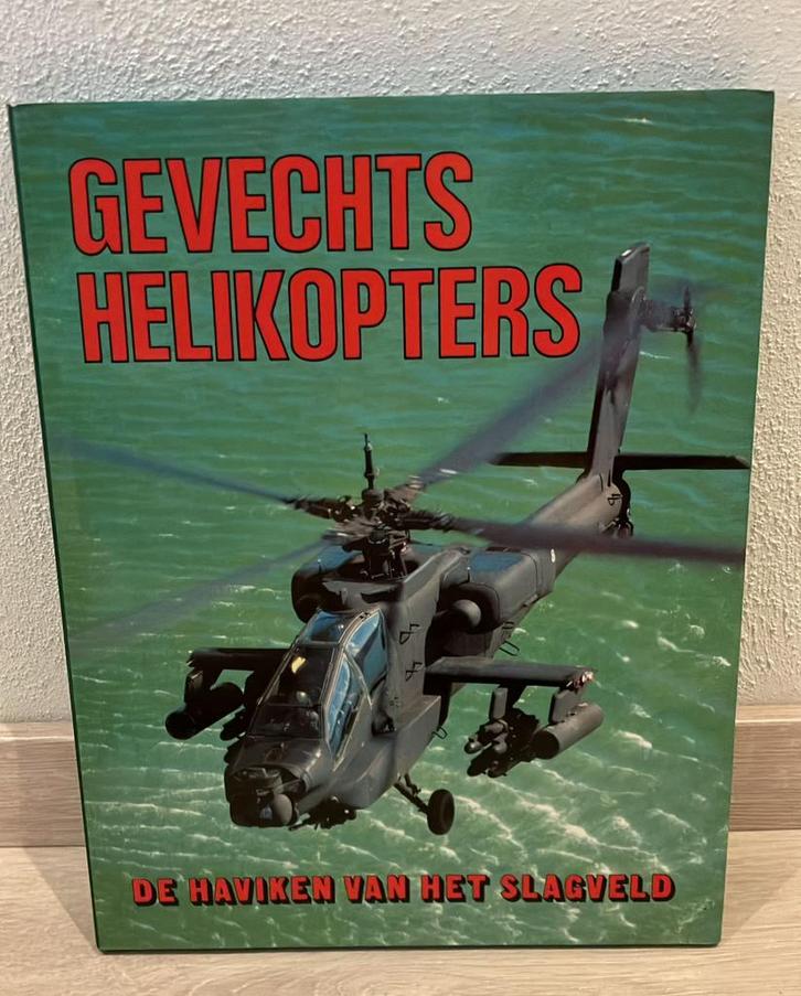 Hardcover boek gevechts helikopters helicopter, Boeken, Oorlog en Militair, Gelezen, Niet van toepassing, Ophalen of Verzenden
