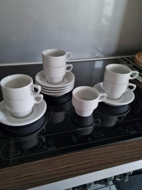Kop en schotels,  11 stuks  oa hotelporcelein, Huis en Inrichting, Keuken | Servies, Kop(pen) en/of Schotel(s), Overige stijlen