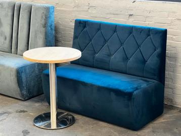 Donkerblauwe Velours Eetbank met Tafel beschikbaar voor biedingen