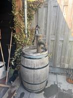 Regentonpomp op houten vat, Ophalen, Gebruikt, Handmatig, Regentonpomp