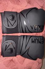 Venum Kickbokshandschoenen 16oz, Ophalen of Verzenden, Zo goed als nieuw, Bokshandschoenen