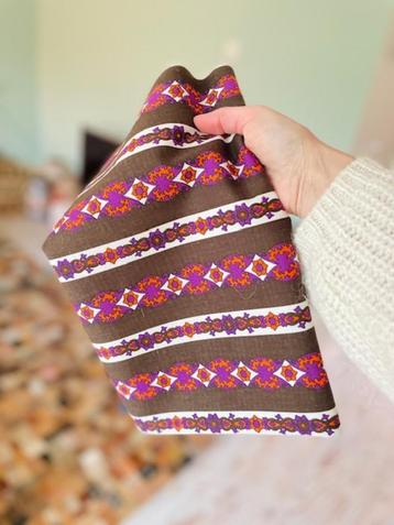 Stof bruin roze oranje streep retro vintage beschikbaar voor biedingen