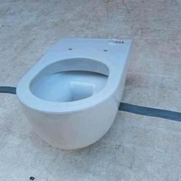 Vele nieuwe Hangende Wc's wit, invalidentoilet etc beschikbaar voor biedingen