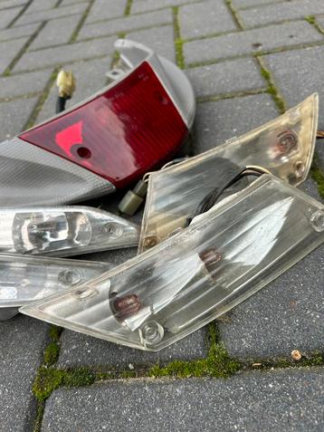 Compleet lampenset zip + spoiler met rem achterlicht beschikbaar voor biedingen