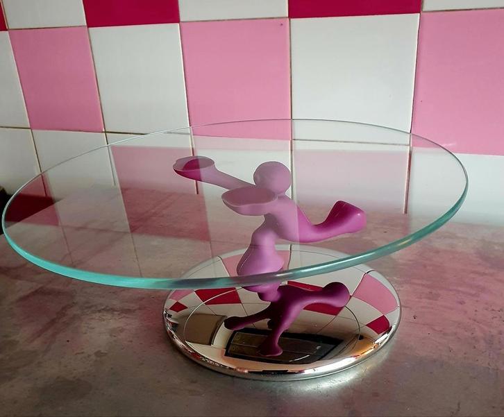 Alessi Taartplateau Running Man ontwerp door Mattia di Rosa, Huis en Inrichting, Keuken | Keukenbenodigdheden, Zo goed als nieuw