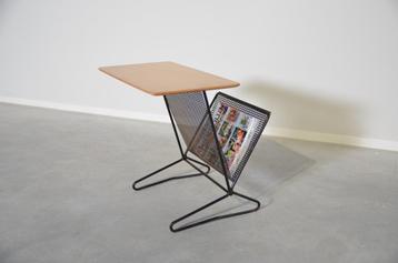 Pastoe lectuurtafeltje TM05 Cees Braakman beschikbaar voor biedingen