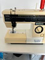Naaimachine van merk Brother, Hobby en Vrije tijd, Naaimachines en Toebehoren, Ophalen, Zo goed als nieuw, Naaimachine, Brother