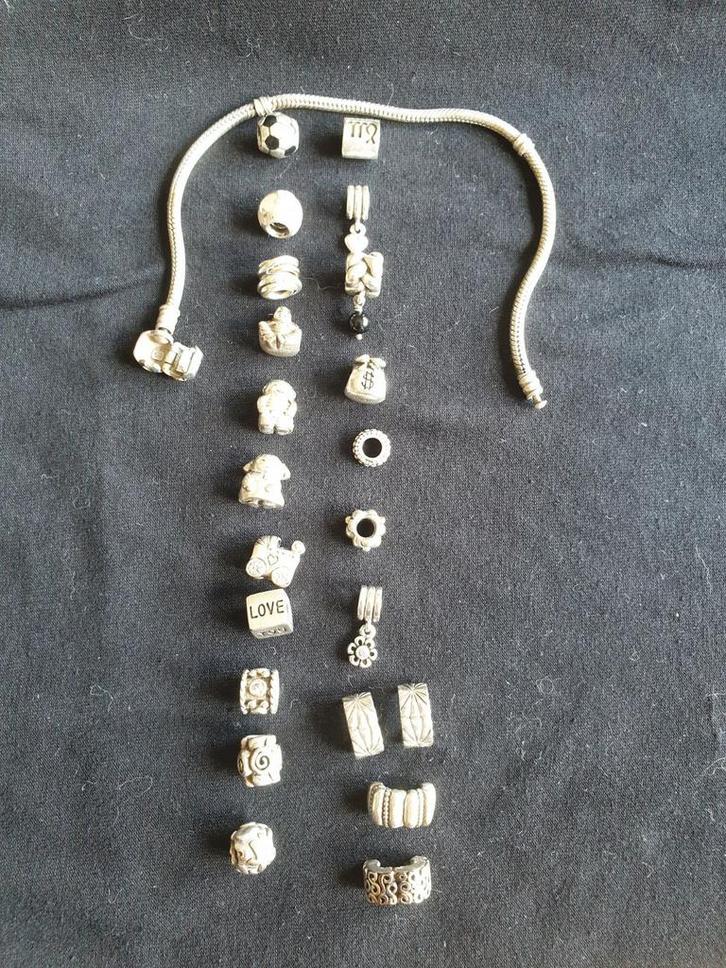 Orginele Pandora armband 2x  en bedels., Sieraden, Tassen en Uiterlijk, Piercings, Zo goed als nieuw, Overige typen, Zilver, Ophalen of Verzenden