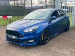 Ford Focus 2.0 ST 250PK Recaro 19inch Sportuitlaat LED, 15 km/l, Gebruikt, Euro 6, 4 cilinders