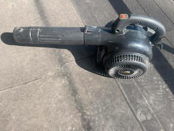 Mc Cullock Bladblazer benzine motor beschikbaar voor biedingen