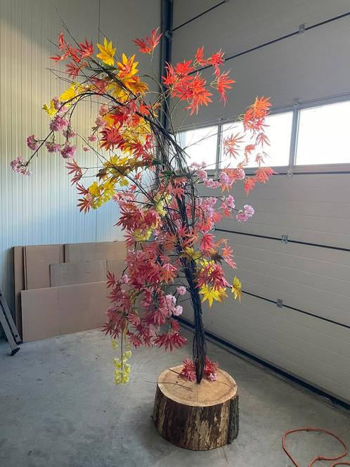 Sierlijke kunstboom met Silkka zijde op houten stam (voet), Huis en Inrichting, Woonaccessoires | Kunstplanten en Kunstbloemen
