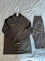 Trainingspak Nike maat M zo goed als nieuw, Ophalen, Maat 48/50 (M), Nike, Zo goed als nieuw