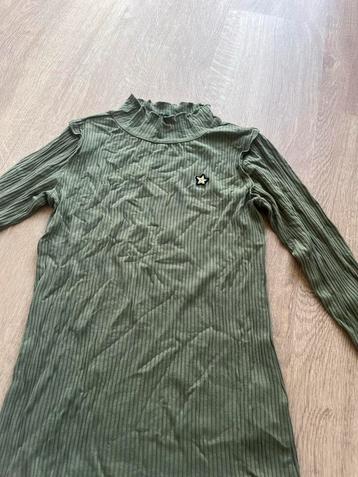 Groene longsleeve maat 152 beschikbaar voor biedingen