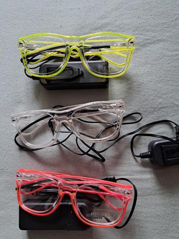 Neon brillen beschikbaar voor biedingen