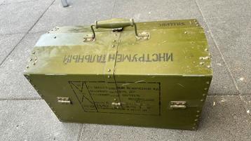 Gereedschaps kist met tank gereedschap beschikbaar voor biedingen