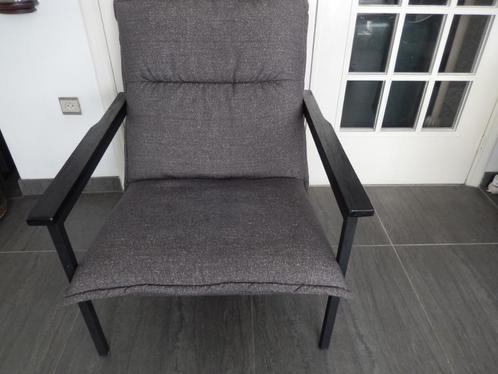 retro vintage design stoel grijs stof zwart staal frame hout, Huis en Inrichting, Fauteuils, Gebruikt, Hout, Metaal, Stof, 75 tot 100 cm