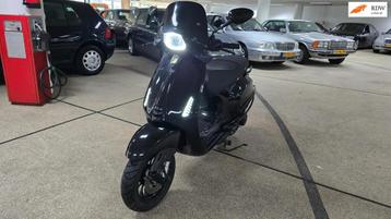 Vespa Bromscooter Sprint 50. 1100km! Nieuwstaat! beschikbaar voor biedingen