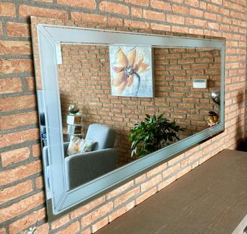 Design spiegel met gezandstraalde rand beschikbaar voor biedingen