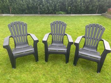 3 kunststof relax-tuinstoelen beschikbaar voor biedingen